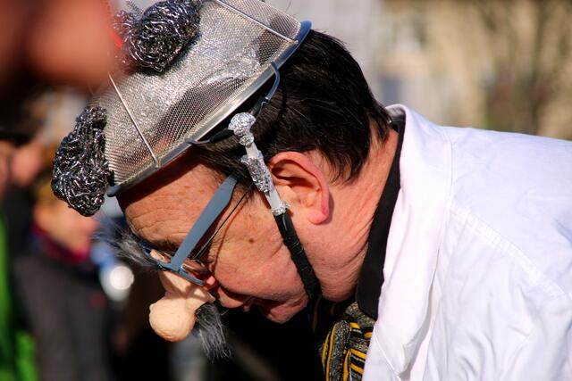 Und Muttern sucht das Salat Sieb zu Haus vergebens.