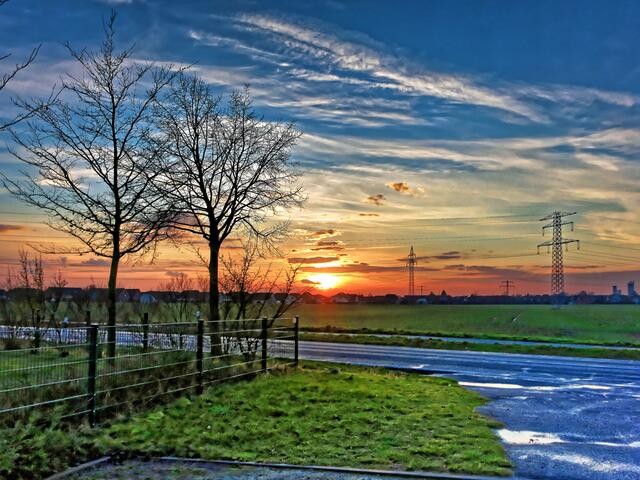 HDR-Aufnahme mit einer kleinen Taschenkamera (Canon S110). Dieser Tag hatte vor und nach der Aufnahme viele regenreiche Zwischenspiele!