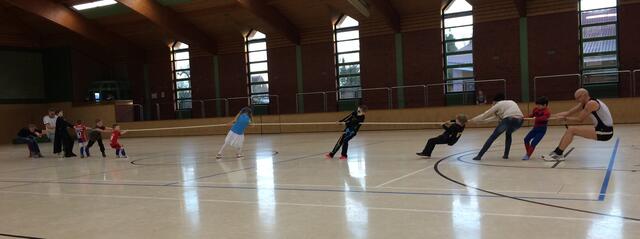 Zum Abschluss Tauziehen