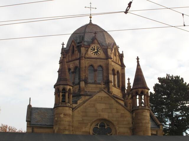 Ein bisschen näher am Hauptfriedhof Stuttgart