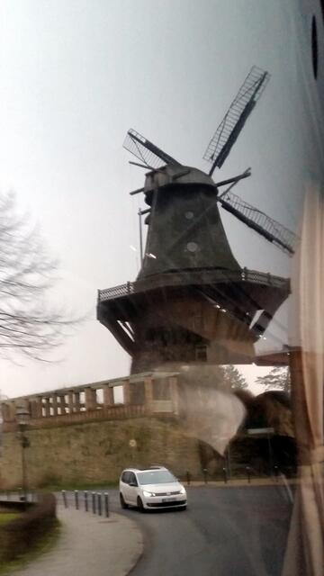 Die Historische Mühle von Sanssouci ist die Rekonstruktion einer 1787 bis 1791 unter Friedrich Wilhelm II. erbauten Holländerwindmühle vom Typ Galerieholländer.