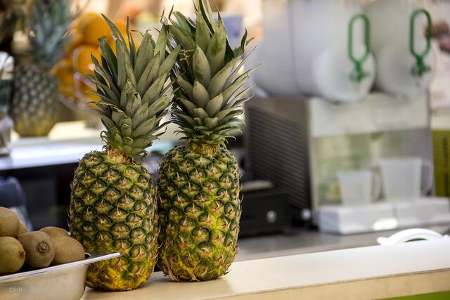 Lecker Ananas und Kiwi
