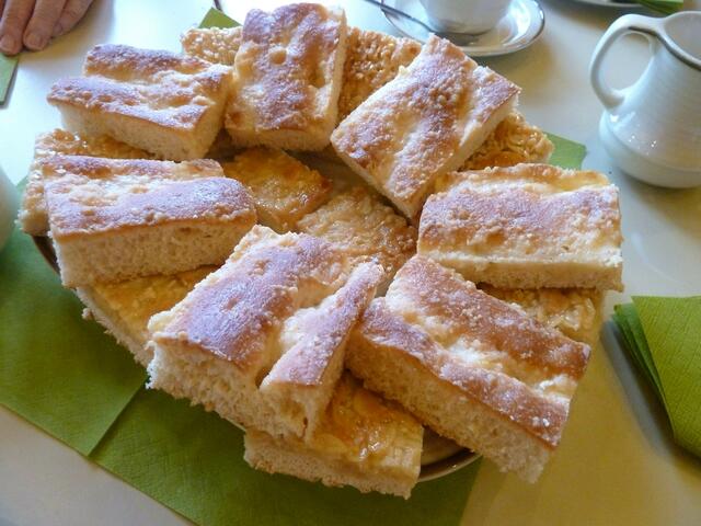 Der Kuchen wurde hingestellt.