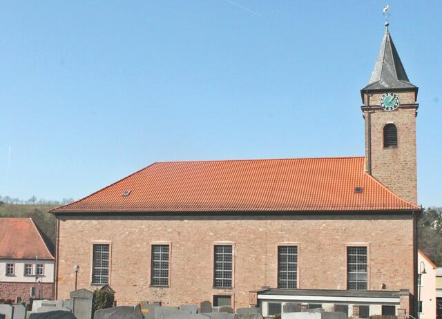 Die Pfarrkirche St. Josef in Kleinkahl wurde im Jahre 1814 eingeweiht.