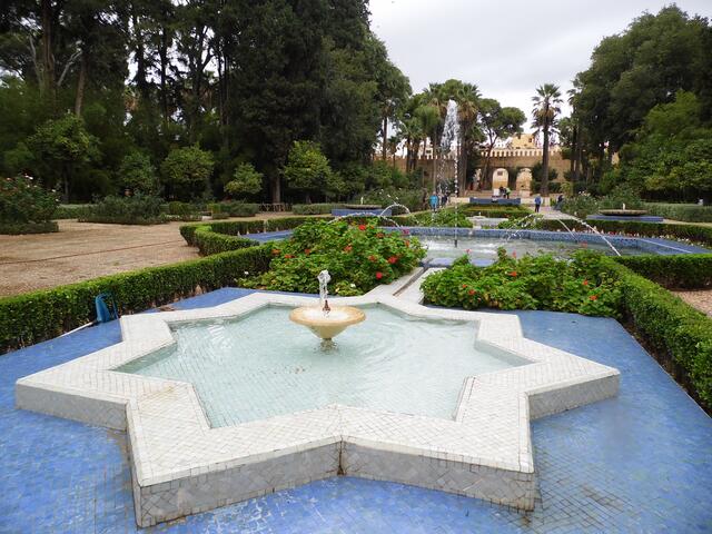Prächtige Gartenanlagen haben in Marokko Tradition. Der andalusische Garten "Jardin Jnan Sbil", angelegt von Sultan Moulay Abdellah im 18. Jahrhundert.