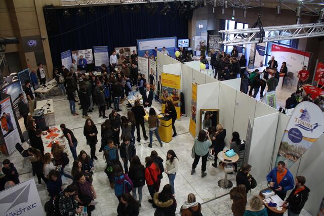 Job-Info-Börse in der Neusässer Stadthalle.