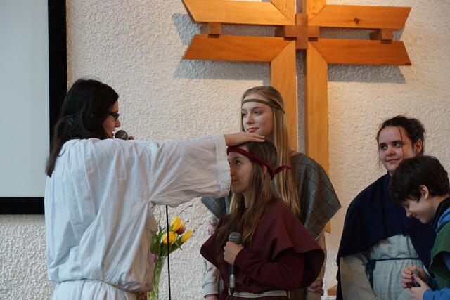 Jesus segnet Sara