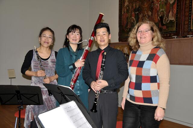 Das Trio Kyoto gab ein Konzert. Ratsfrau Dr. Gudurn Koch, Mitglied des Kulturausschusses der Landeshauptstadt (ganz rcehts) war begeistert.