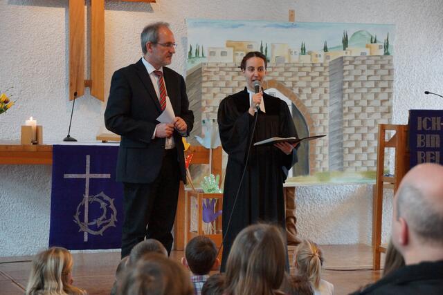 Pastoralreferent Albin Furch und Pfarrerin Elisabeth Knopf hielten gemeinsam den ökumenischen Familiengottesdienst