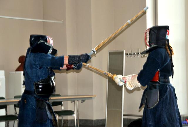 Kendo: Die Kunst des japanisches Schwertkampefes zeigten Mitglieder des TuS Celle.