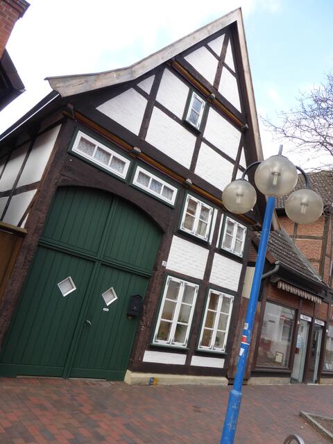Haus Eicke, ein sehr kleines Haus. (Musste wegen eines Hindernisses leider etwas schräg aufgenommen werden).