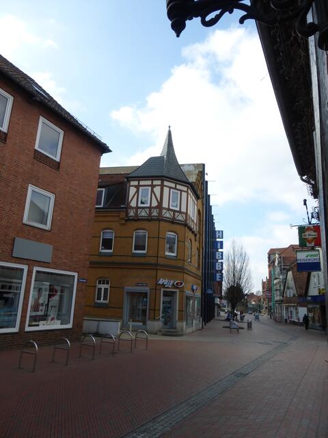 Wohn- und Geschäftshaus mit Teilfachwerk an der Marktstraße.