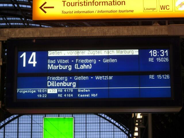 Anzeige am 15.03.2016 in Frankfurt (zwei Zugteile)