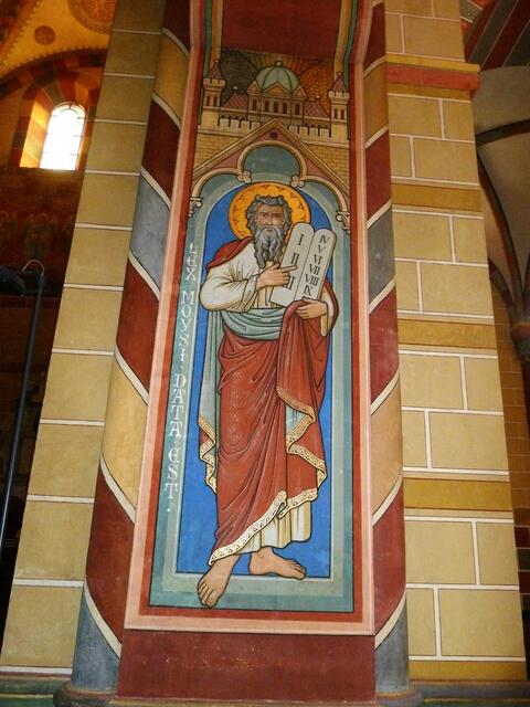 Moses mit den Gesetzes Tafeln.