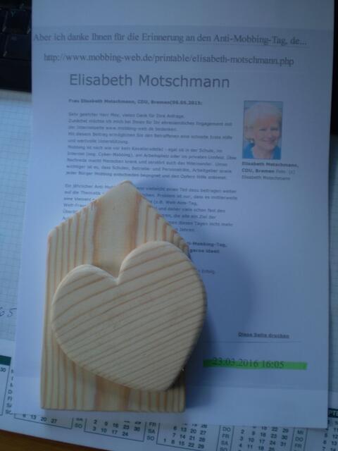 BAKI-Auszeichnung für Elisabeth Motschmann MdB - hier auf dem Statement der Bremer Politikerin vom 6. Mai 2015 bei WWW.MOBBING-WEB.DE