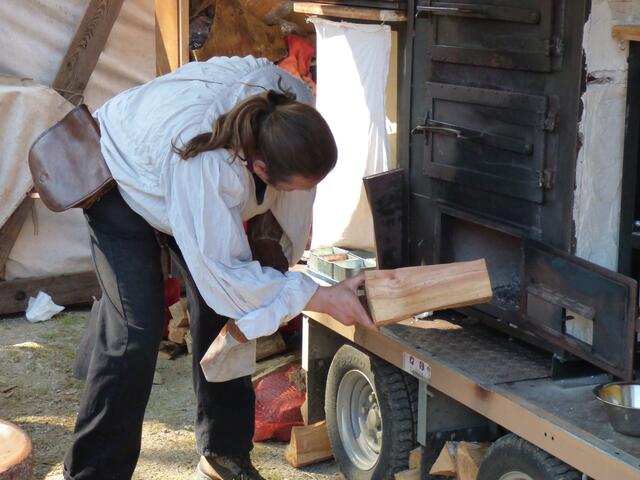 Also noch etwas Holz nachgelegt!