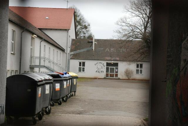 Kranich-Gymnasium Salzgitter-Lebenstedt   05  schulhof