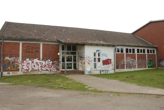 Kranich-Gymnasium Salzgitter-Lebenstedt   07  ??? die rückseite des gymnasiums...