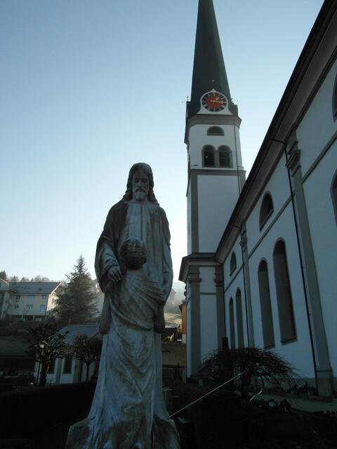 Links der Kirche