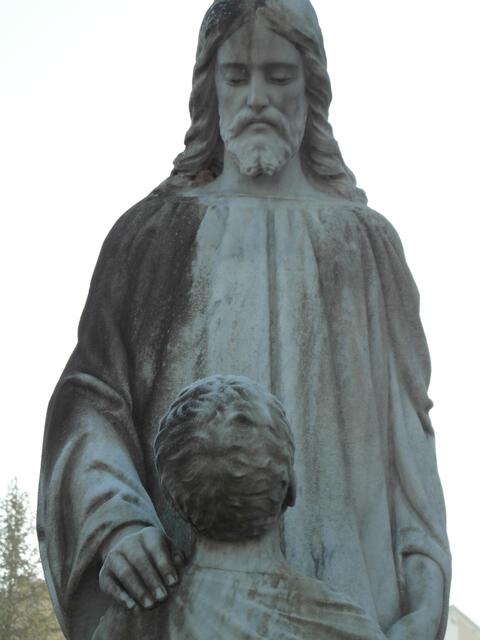 Jesus schaut uns gütig an.