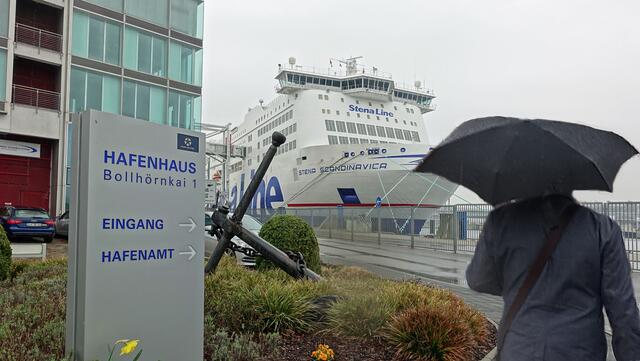 Am Schwedenkai die Fähre „Stena Scandinavica“. Foto: Helmut Kuzina