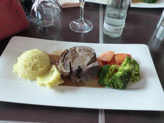 Mittagessen, ebenfalls oben auf dem Fernsehturm