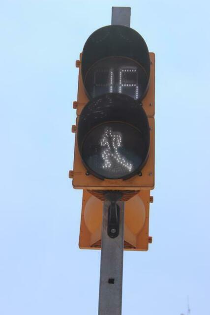 Eine weiße Ampel in Guadalajara...