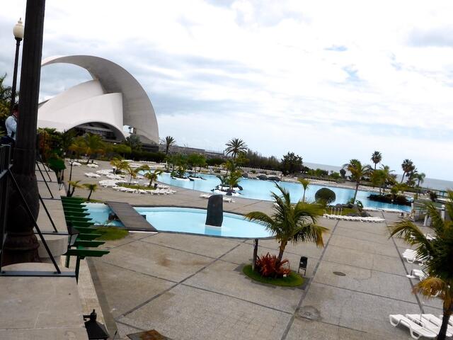 Hier ist der Parque Maritimo César Manrique mit dem Auditorio zu sehen.