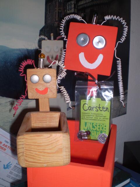 Carsten-Sieling-BAKI mit Jan-BAKI (die kleinste BAKI der Welt)