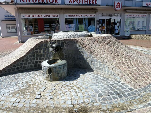 Hallerbrunnen -  Sültemeier Brunnen.