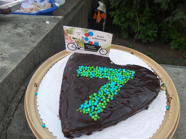 Kuchen & Foto: http://www.ADFC-Langenhagen.de. Zur kostenfreien Online-Ausleihe eines der zur Zeit sieben Lastenräder: http://www.Hannah-Lastenrad.de.