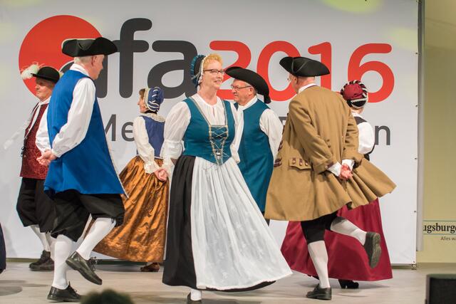 AFA 2016 - Auf der Showbühne die Fridberger Tänzelleyt