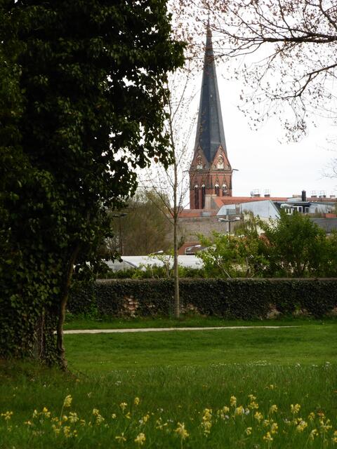 Erlöserkirche in der Brandenburger Vorstadt, einem Gründerzeitviertel südlich des Parks