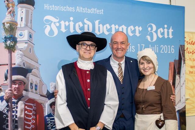 AFA 2016 - Markus Lorenz (Friedberger Zeit, Handwerker-Schänke), Aichach-Friedbergs Landrat Klaus Metzger und Sabine Rathgeber