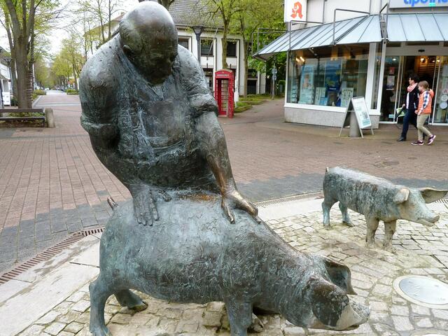Ob er das Schwein wohl bändigt?