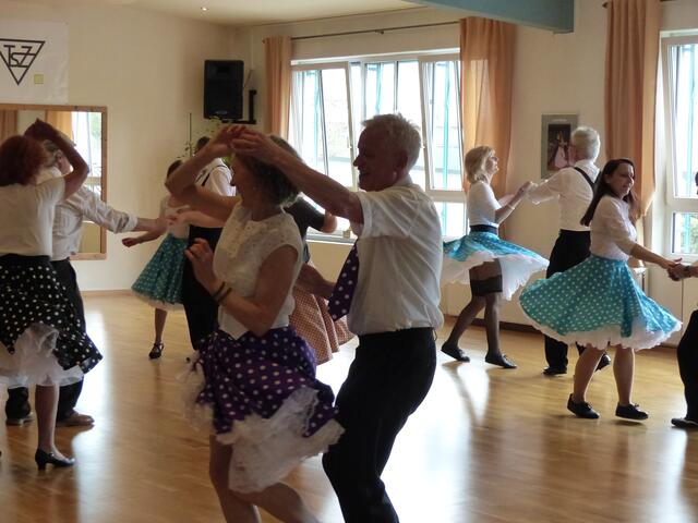 Die Boogie Gruppe mit fliegenden Petticoats