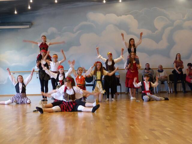 Modern Dance mit Piraten der Karibik