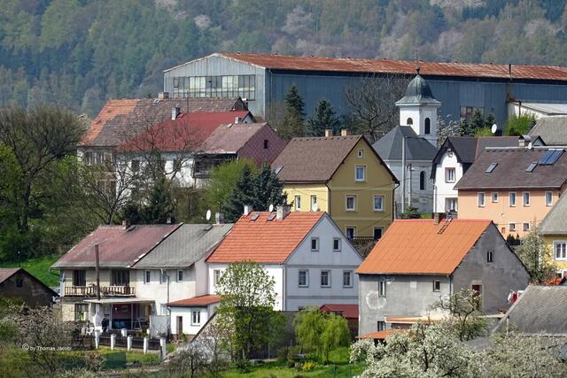 Blick auf Černýš (Perštejn), auf deutsch Tschimitz