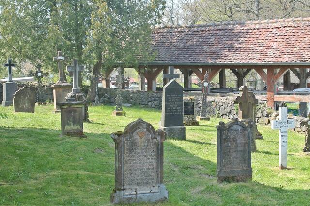 Baugruppe Mittelhessen 28 - Grabmale vom Christenberg und Niederasphe