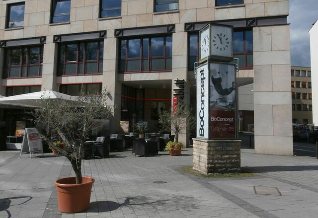 Falke-Uhr, Georgsplatz, 2016.