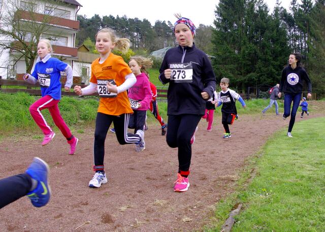 Start des ersten 1.200-Meter-Laufs