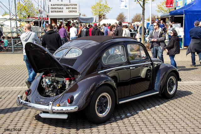 Brezel-Käfer ;-) Der Motor erscheint mir nicht mehr ganz original zu sein ...
