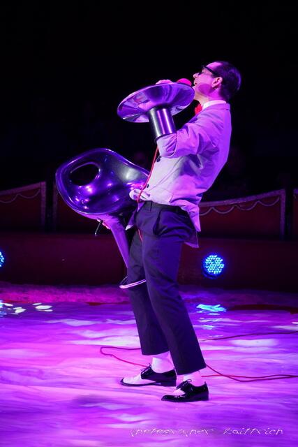 ..der Kampf mit dem Stuhl....