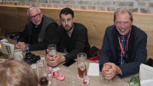 Da ich leider nicht alle Teilnehmer mit Namen kannte überlasse ich das konsequent unseren Kommentatoren. Nur unseren Alexander Steichele in der Mitte möchte ich erwähnen.