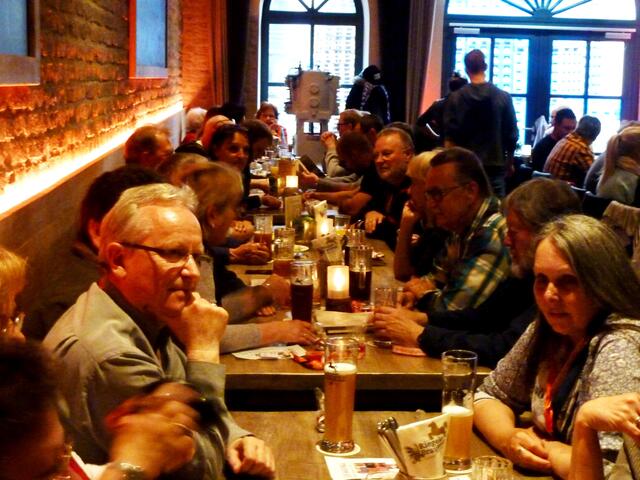 Alle sind im Gespräch.