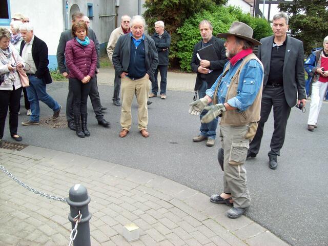 Hier soll der Stolperstein seinen Platz finden.