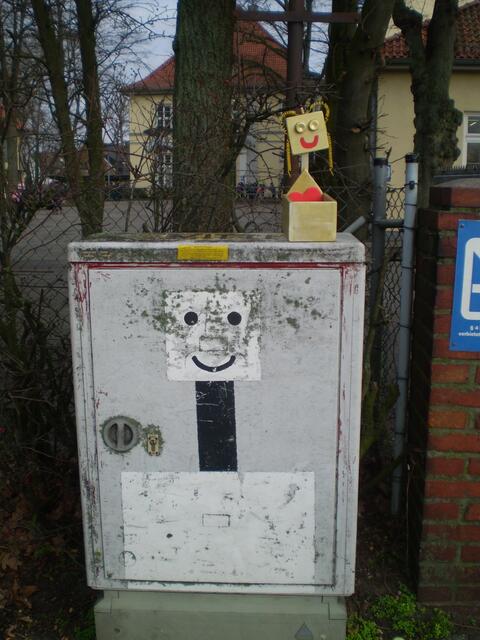 Blick auf den "Meilenstein der Bremer Schule" (s. GOOGLE)