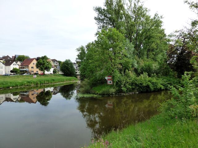 Rechts gehts zur Schleuse