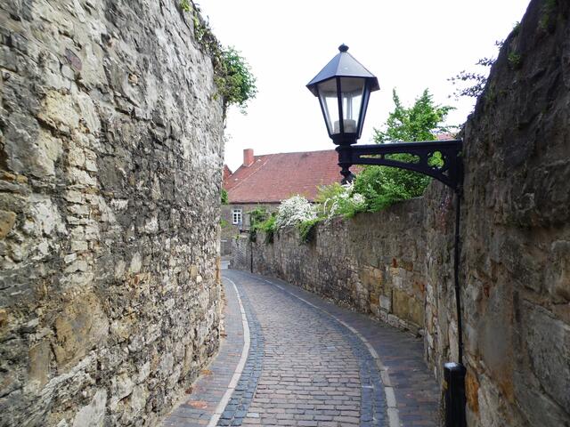 Durch die Gasse "Stinekenpforte" geht es zum Dom.