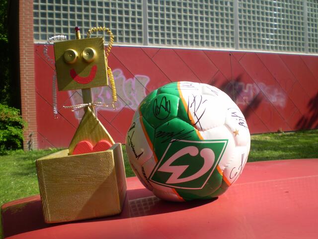 Bremen, 19. Mai 2016: BAKI-Award 2016 und WERDER-Ball vor der Schule 206